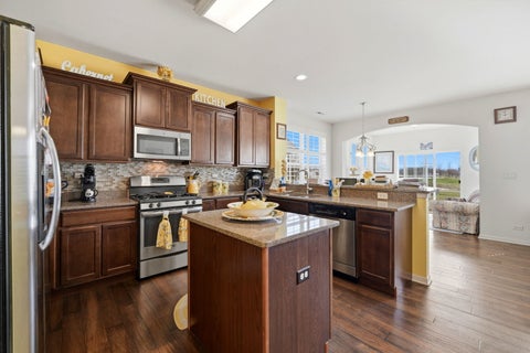 Tiny photo for 561 Autumn Circle, Pingree Grove, IL 60140 (MLS # 12653033)