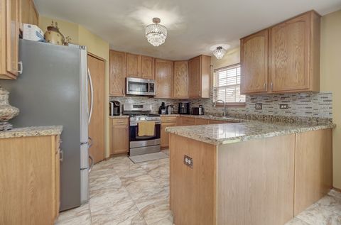 Tiny photo for 7509 Prairieside Drive, Plainfield, IL 60586 (MLS # 12438034)