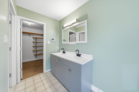 Tiny photo for 1 Longwood Way, Lemont, IL 60439 (MLS # 12591404)