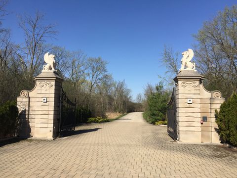 2 Alexandra Drive Mettawa IL 60048