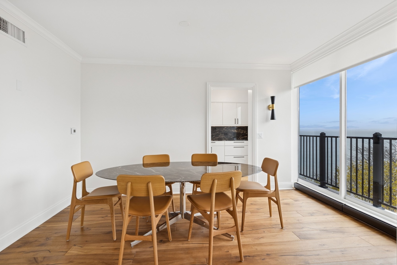1420 Sheridan Road 8A