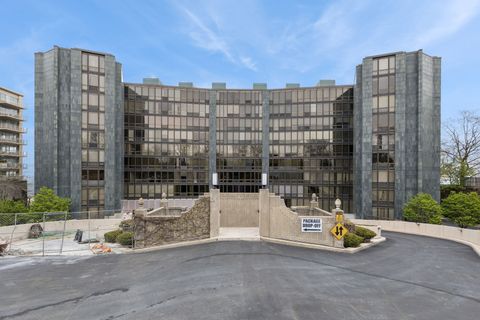 1420 Sheridan Road 8A Wilmette IL 60091