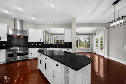 Tiny photo for 23 Wood Oaks Drive, South Barrington, IL 60010 (MLS # 12668659)