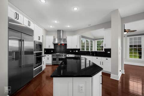 Tiny photo for 23 Wood Oaks Drive, South Barrington, IL 60010 (MLS # 12668659)