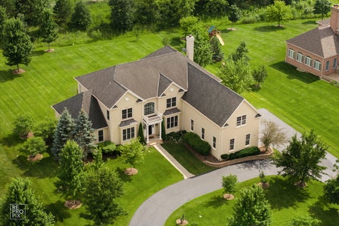 Photo of 23 Wood Oaks Drive, South Barrington, IL 60010 (MLS # 12668659)
