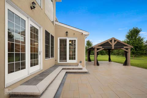 Tiny photo for 23 Wood Oaks Drive, South Barrington, IL 60010 (MLS # 12668659)