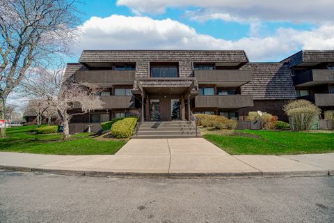 Tiny photo for 511 Timber Ridge Drive #202, Carol Stream, IL 60188 (MLS # 12597228)