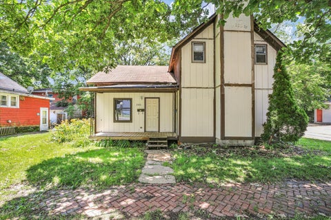 Tiny photo for 205 S Grove Street, Urbana, IL 61802 (MLS # 12618836)