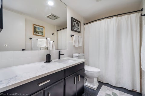 Tiny photo for 360 Claymoor Road #2C, Hinsdale, IL 60521 (MLS # 12731771)