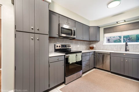 Tiny photo for 360 Claymoor Road #2C, Hinsdale, IL 60521 (MLS # 12731771)