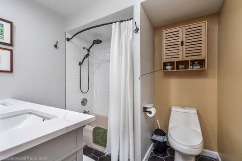 Tiny photo for 360 Claymoor Road #2C, Hinsdale, IL 60521 (MLS # 12731771)