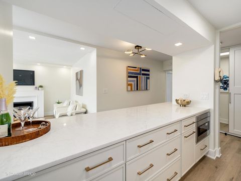 Tiny photo for 1310 N Ritchie Court #27B, Chicago, IL 60610 (MLS # 12430382)