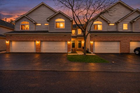 Photo of 204 SOUTHWICKE Drive, Streamwood, IL 60107 (MLS # 12585739)