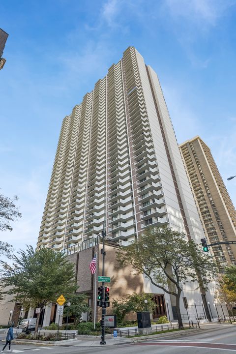 Photo of 6033 N SHERIDAN Road #15L, Chicago, IL 60660 (MLS # 12541069)