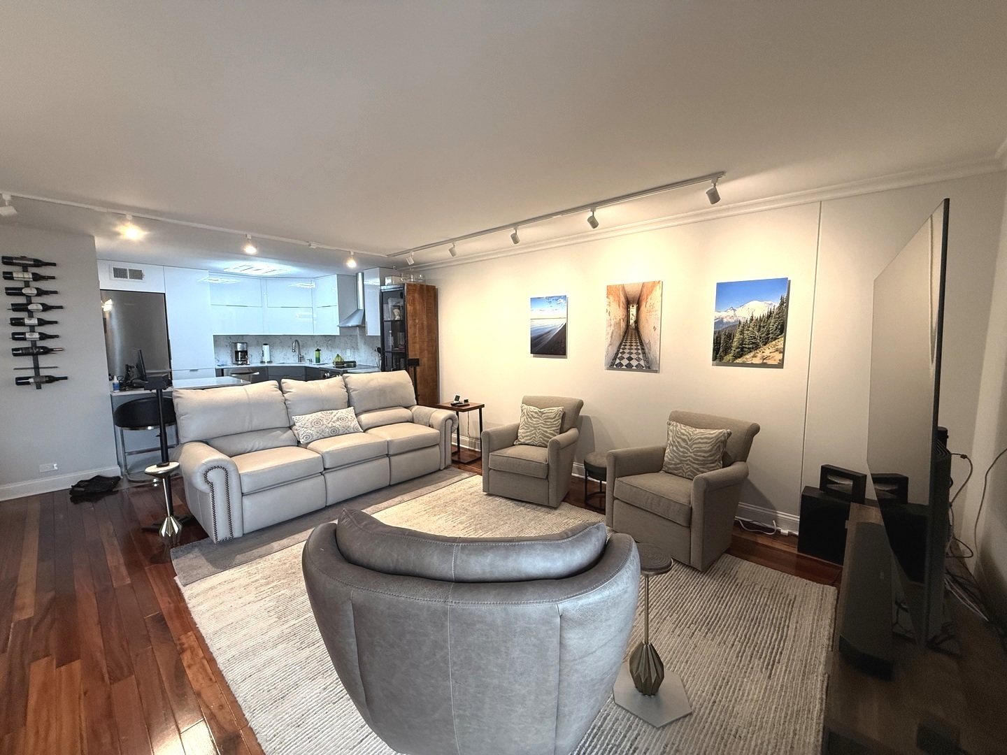 6033 N SHERIDAN Road 15L