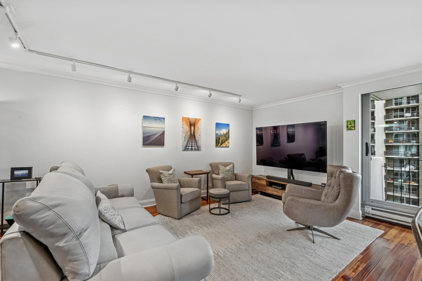 6033 N SHERIDAN Road 15L