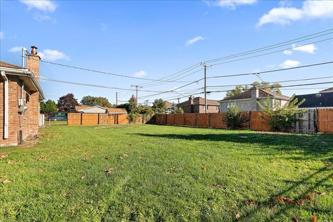 Tiny photo for 8323 Melvina Avenue, Burbank, IL 60459 (MLS # 12505525)