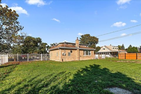 Tiny photo for 8323 Melvina Avenue, Burbank, IL 60459 (MLS # 12505525)