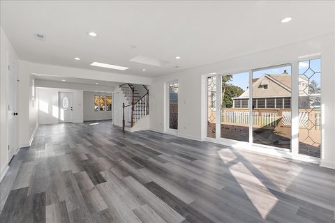 Tiny photo for 8323 Melvina Avenue, Burbank, IL 60459 (MLS # 12505525)