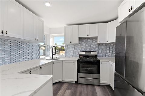 Tiny photo for 8323 Melvina Avenue, Burbank, IL 60459 (MLS # 12505525)