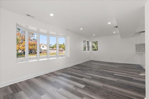 Tiny photo for 8323 Melvina Avenue, Burbank, IL 60459 (MLS # 12505525)