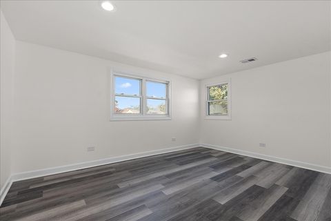 Tiny photo for 8323 Melvina Avenue, Burbank, IL 60459 (MLS # 12505525)