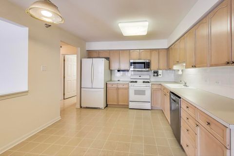 Tiny photo for 7021 W Touhy Avenue #509, Niles, IL 60714 (MLS # 12581564)