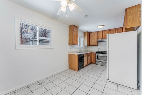 Tiny photo for 1348 HARTFORD Street, Glendale Heights, IL 60139 (MLS # 12563621)