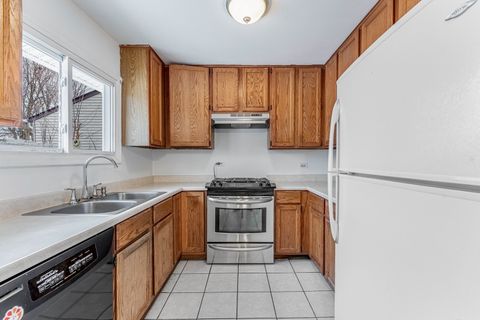 Tiny photo for 1348 HARTFORD Street, Glendale Heights, IL 60139 (MLS # 12563621)