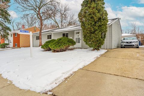 Tiny photo for 1348 HARTFORD Street, Glendale Heights, IL 60139 (MLS # 12563621)