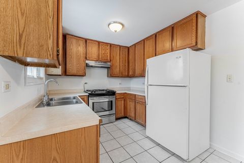 Tiny photo for 1348 HARTFORD Street, Glendale Heights, IL 60139 (MLS # 12563621)