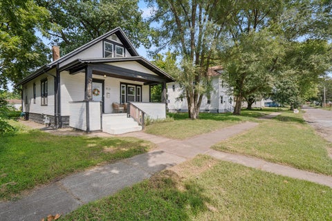 Photo of 913 12th Avenue, Rock Island, IL 61201 (MLS # 12741230)