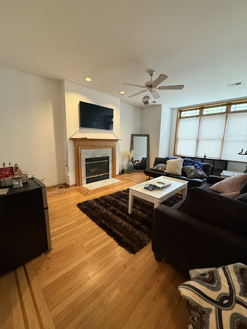 4101 N Kenmore Avenue 2S
