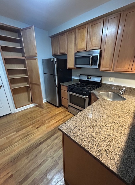 2340 W Granville Avenue 1