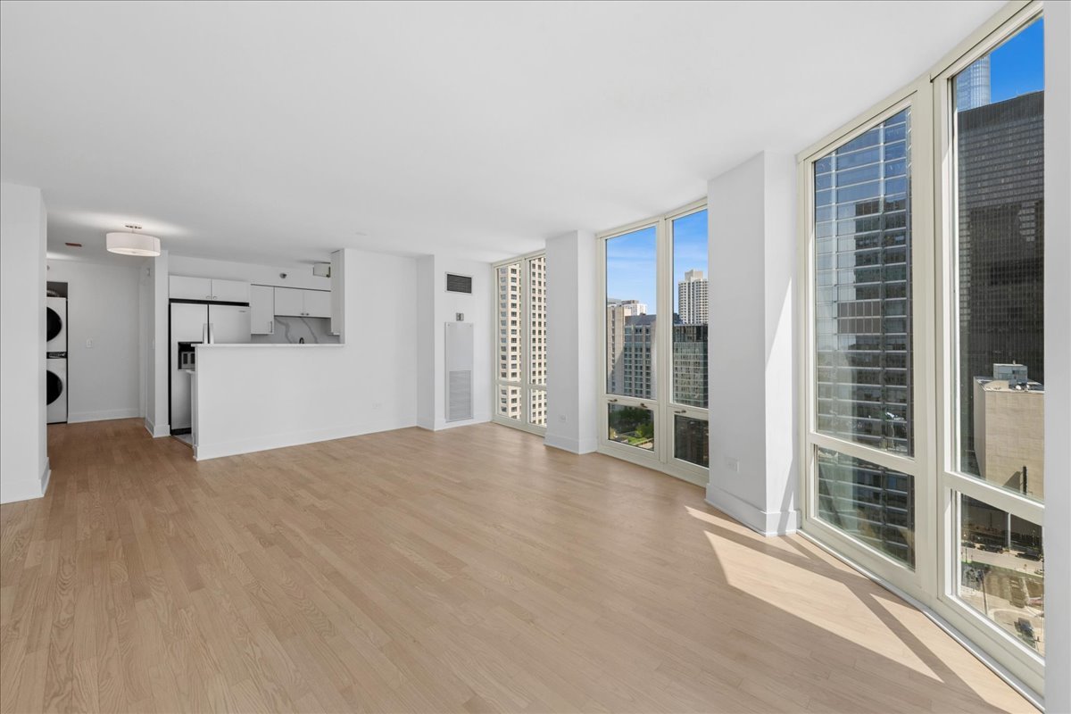 345 N LaSalle Drive 2706