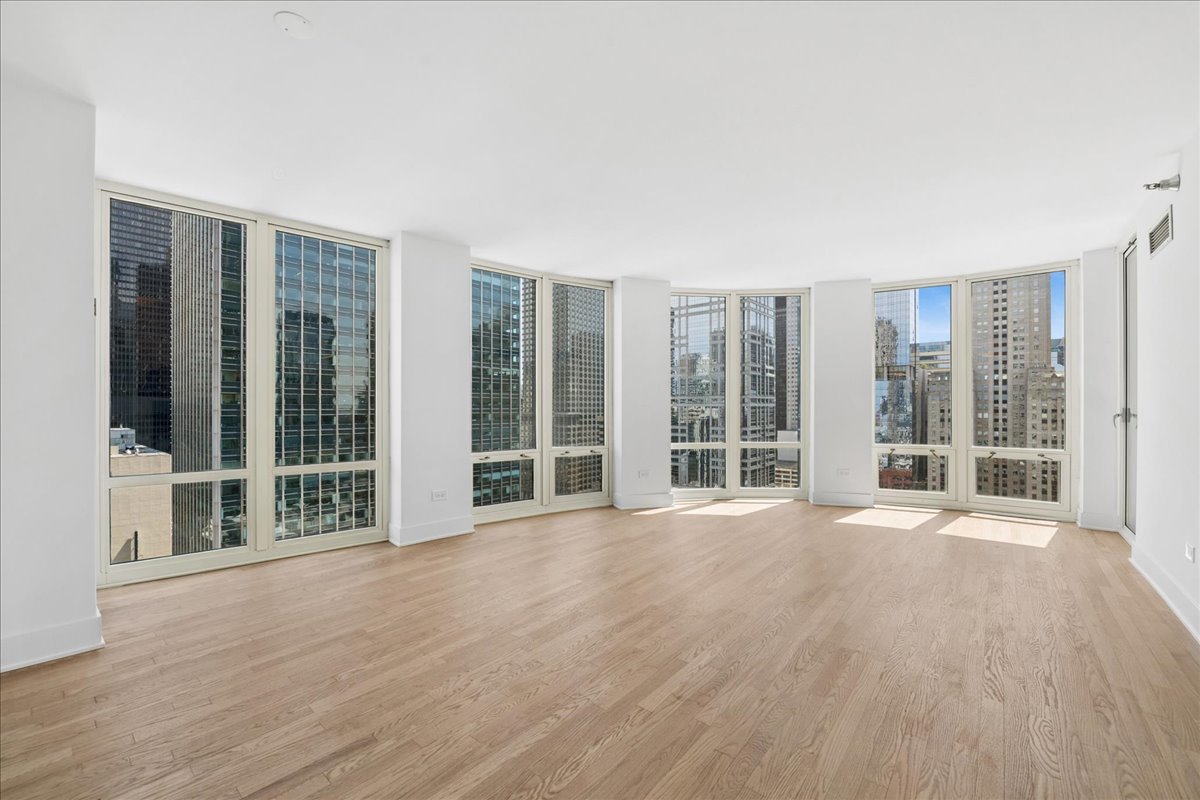 345 N LaSalle Drive 2706