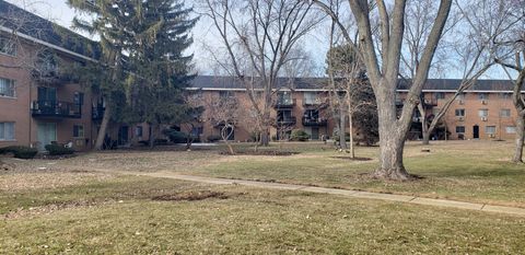 Tiny photo for 1198 Royal Glen Drive #121-C, Glen Ellyn, IL 60137 (MLS # 12568959)