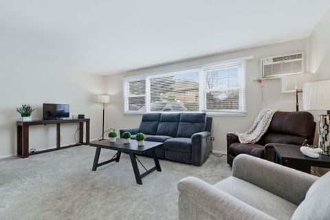 Tiny photo for 222 Washington Boulevard #105, Oak Park, IL 60302 (MLS # 12562001)