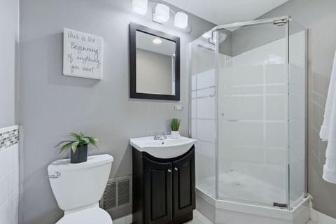 Tiny photo for 222 Washington Boulevard #105, Oak Park, IL 60302 (MLS # 12562001)