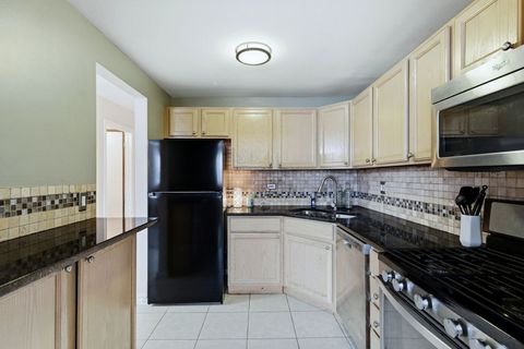 Tiny photo for 222 Washington Boulevard #105, Oak Park, IL 60302 (MLS # 12562001)