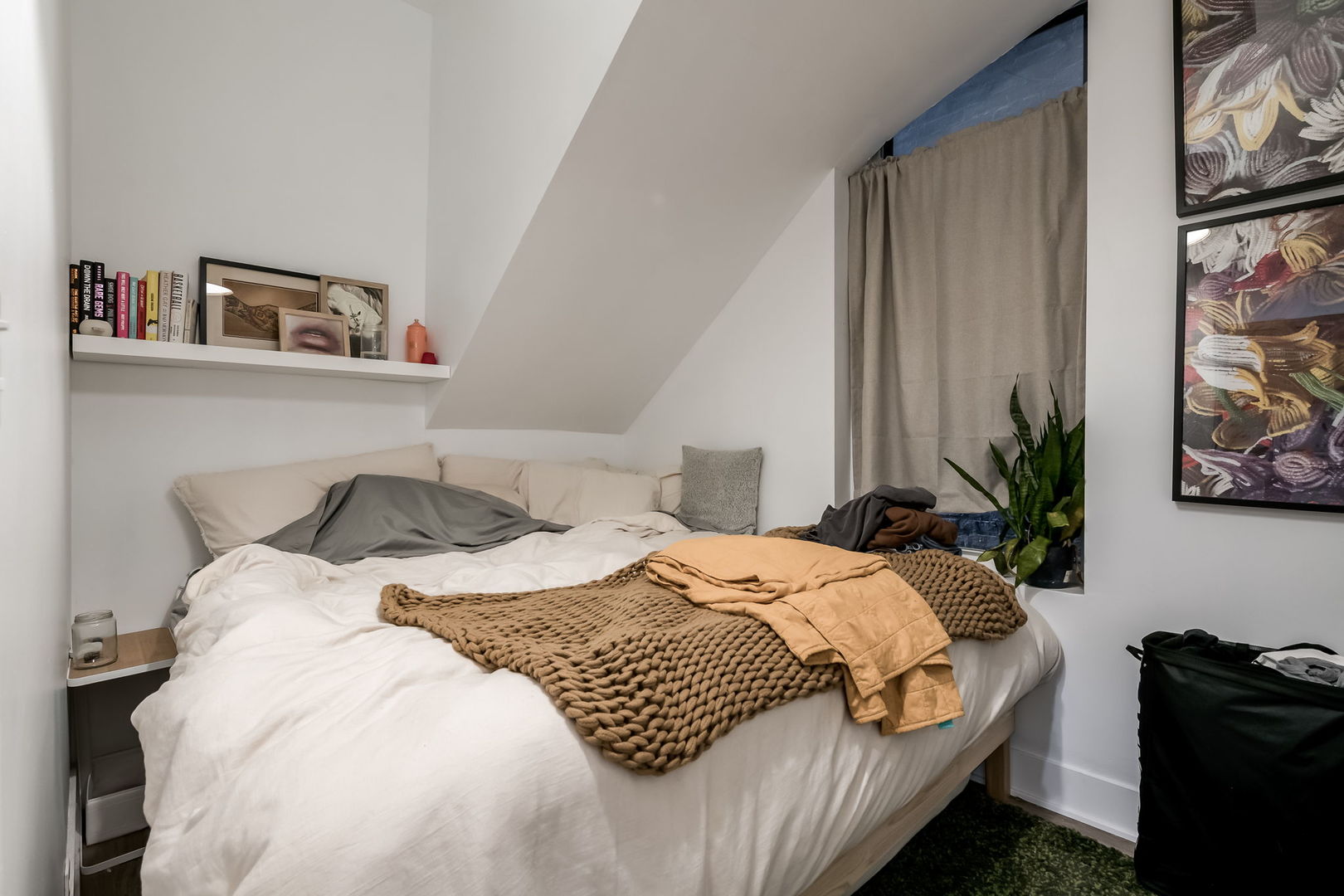 1421 N Rockwell Street