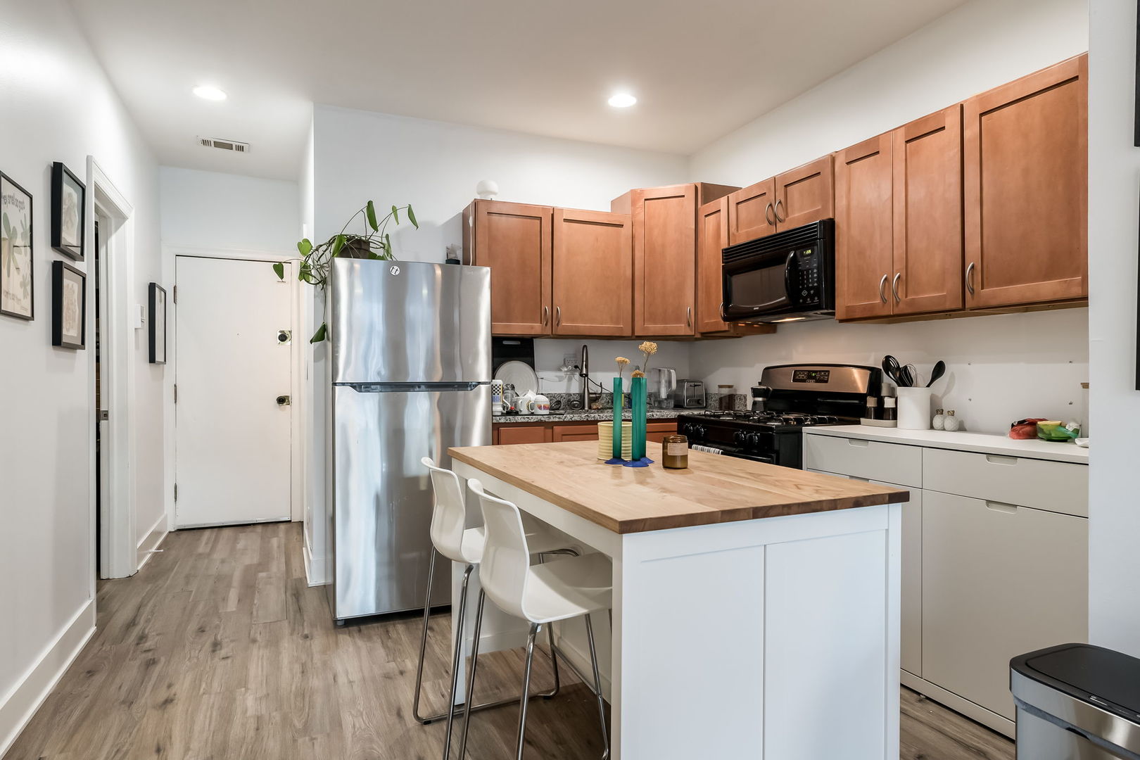 1421 N Rockwell Street