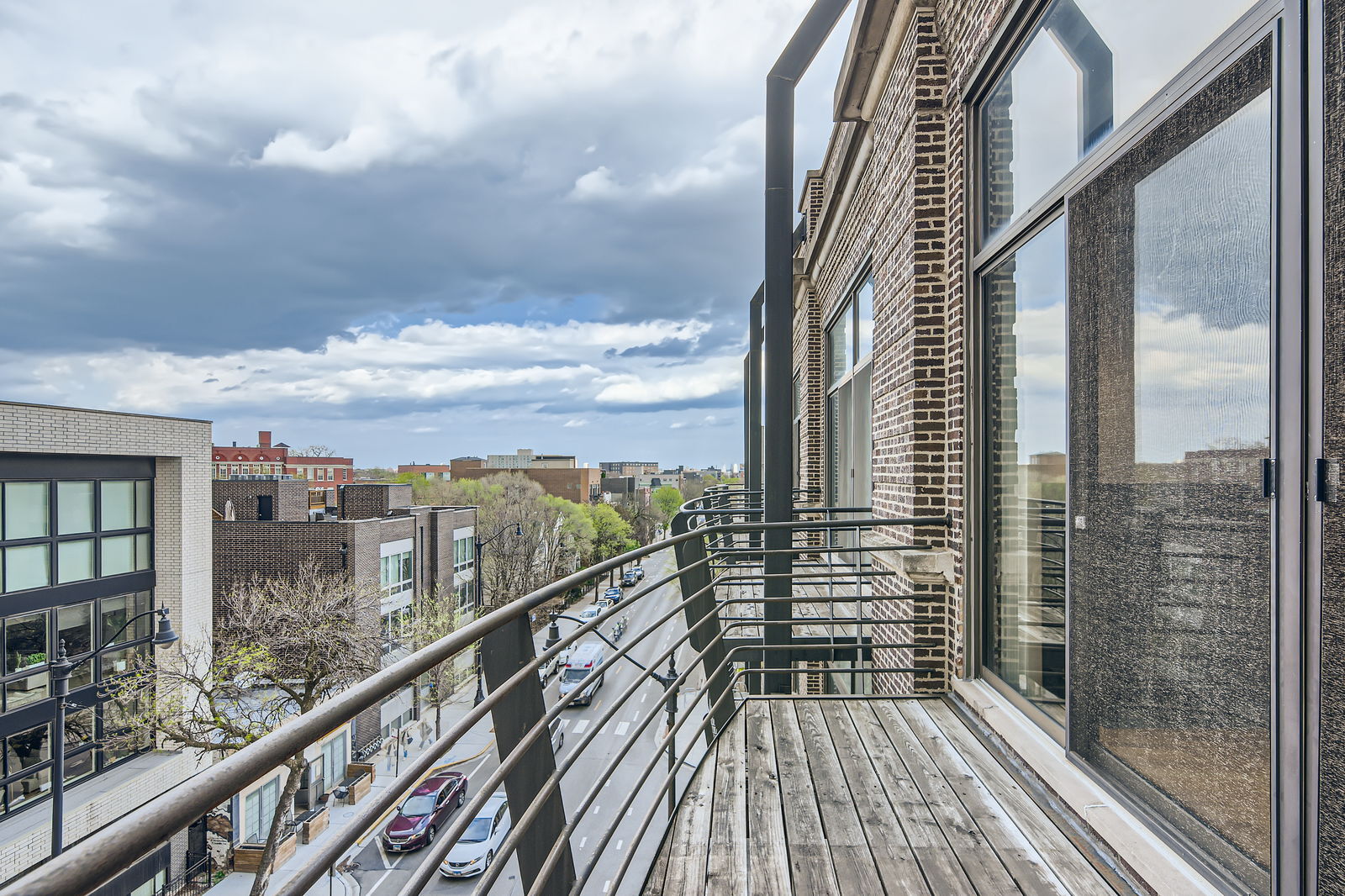 2735 W Armitage Avenue 402
