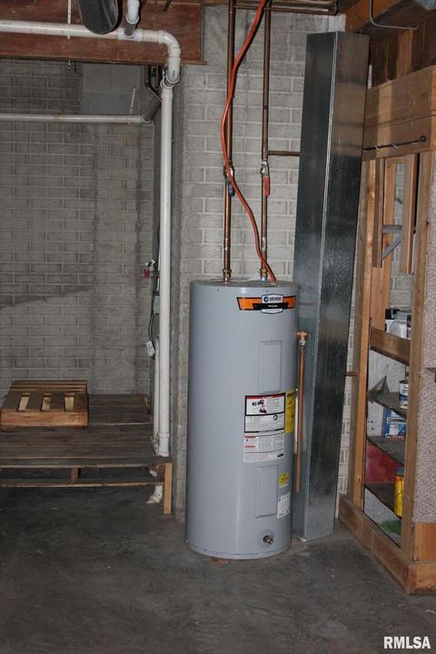 Tiny photo for 410 E NORTH Street, Cambridge, IL 61238 (MLS # QC4270076)