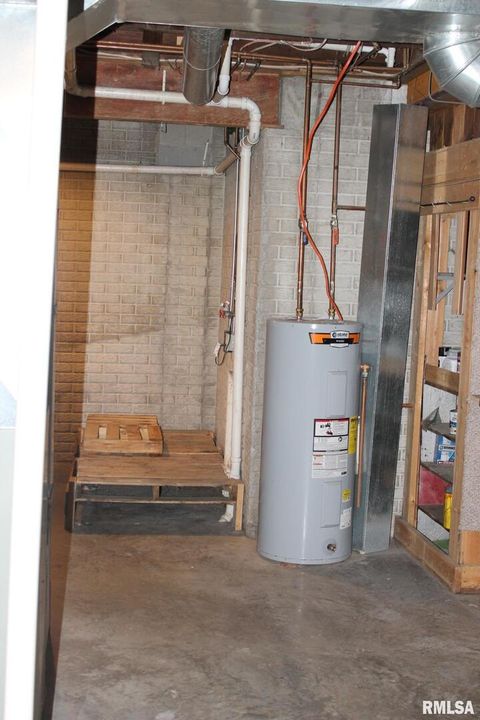 Tiny photo for 410 E NORTH Street, Cambridge, IL 61238 (MLS # QC4270076)