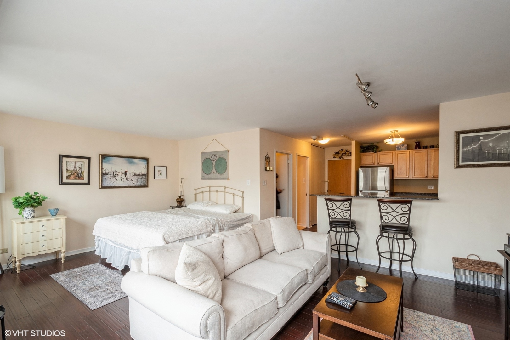 211 E Ohio Street 2306