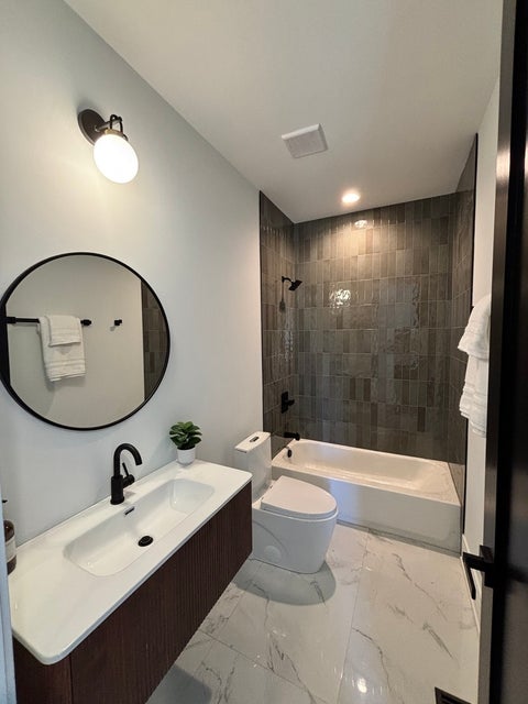 Tiny photo for 1914 N Rockwell Street, Chicago, IL 60647 (MLS # 12686543)