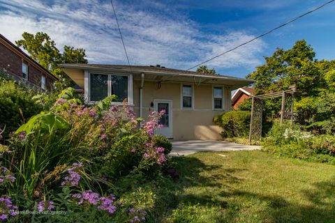 Tiny photo for 269 Shenstone Road, Riverside, IL 60546 (MLS # 12579943)
