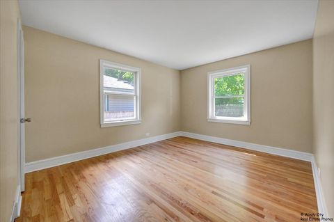 Tiny photo for 215 S Forest Avenue, Palatine, IL 60074 (MLS # 12452328)