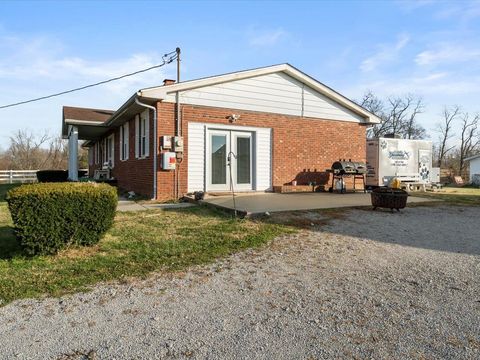 Tiny photo for 205 W Boundary Road, CrealSprng, IL 62922 (MLS # 100000075)